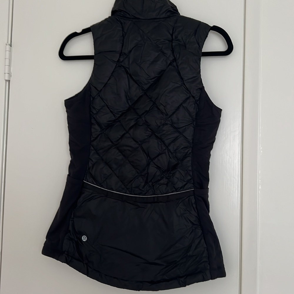 EUC Lululemon down for a run vest - Picture 4 of 5